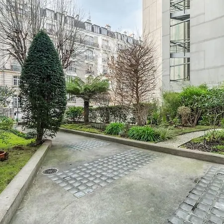 A French Chic In Victor Hugo Apartamento París