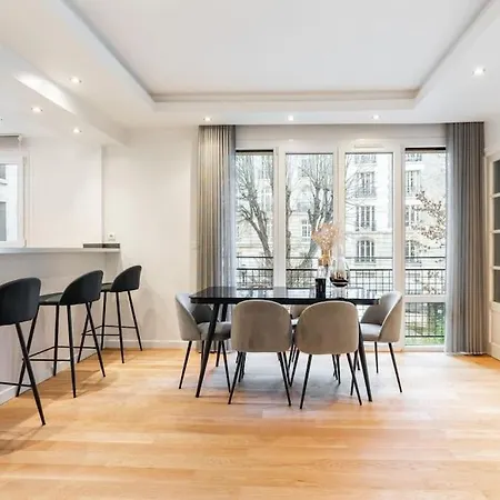 Apartment A French Chic In Victor Hugo *